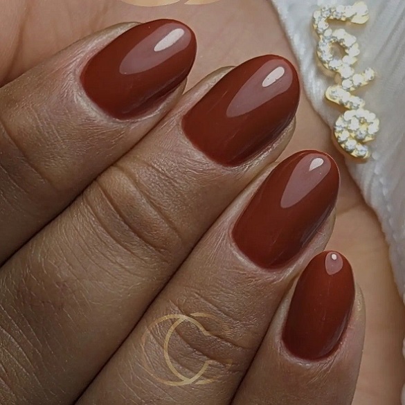 Vernis Semi-permanent Avec Manucure Russe